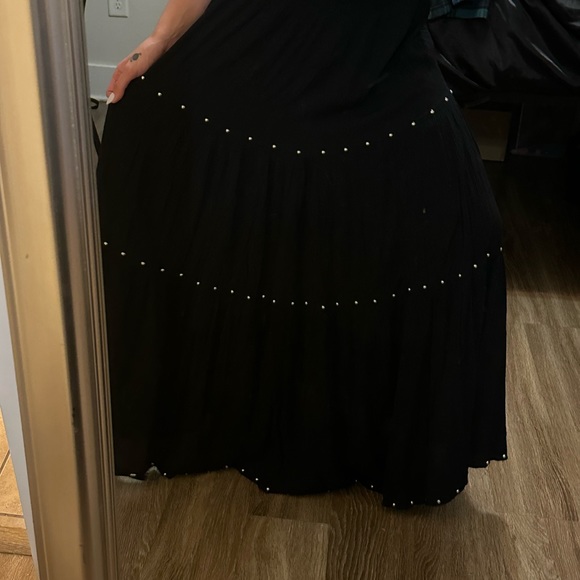 ONE SIZE Black studded long skirt - Picture 5 of 6